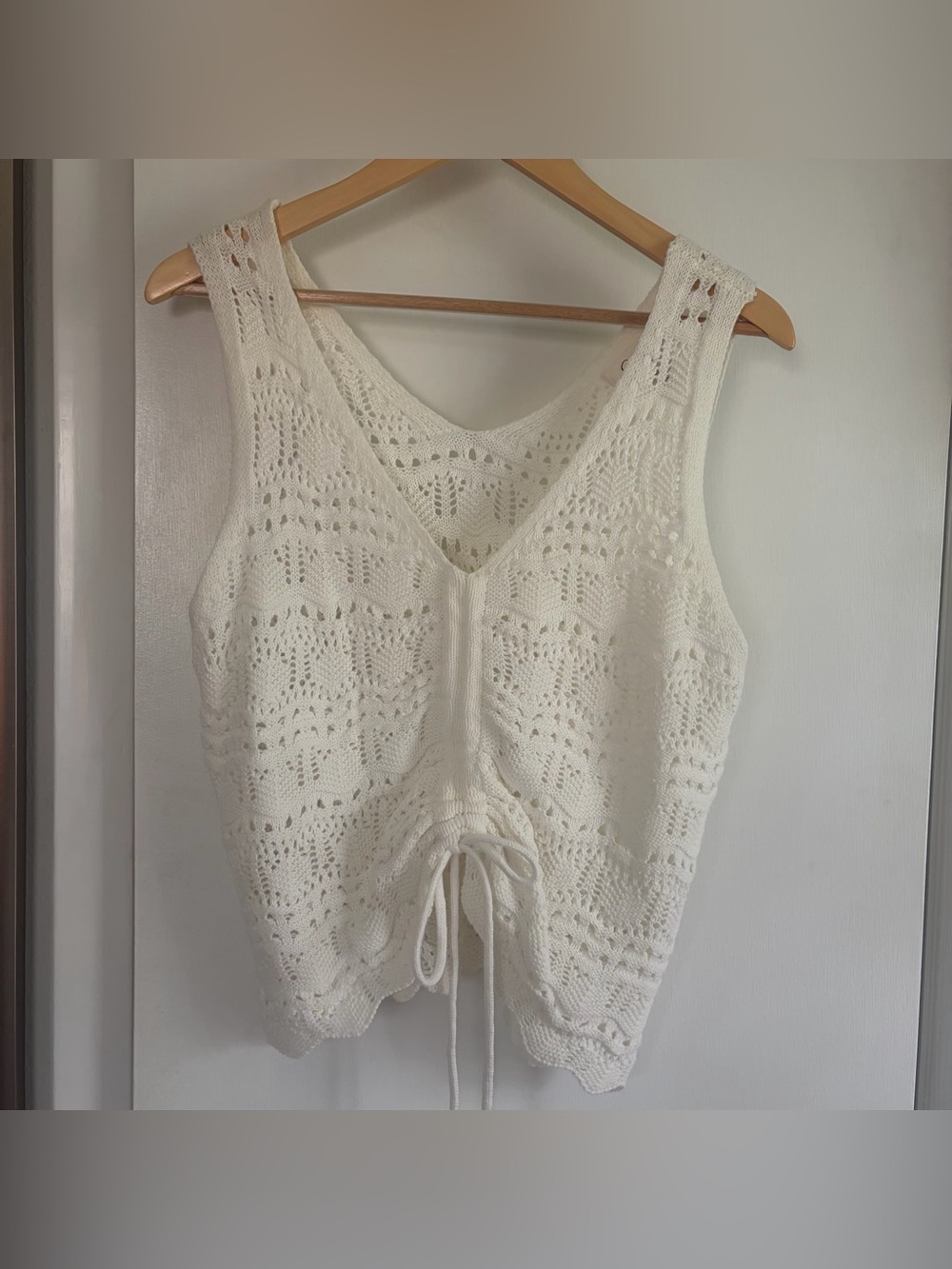 Jessica Simpson Crochet Knit Tank Top. Size: Large.